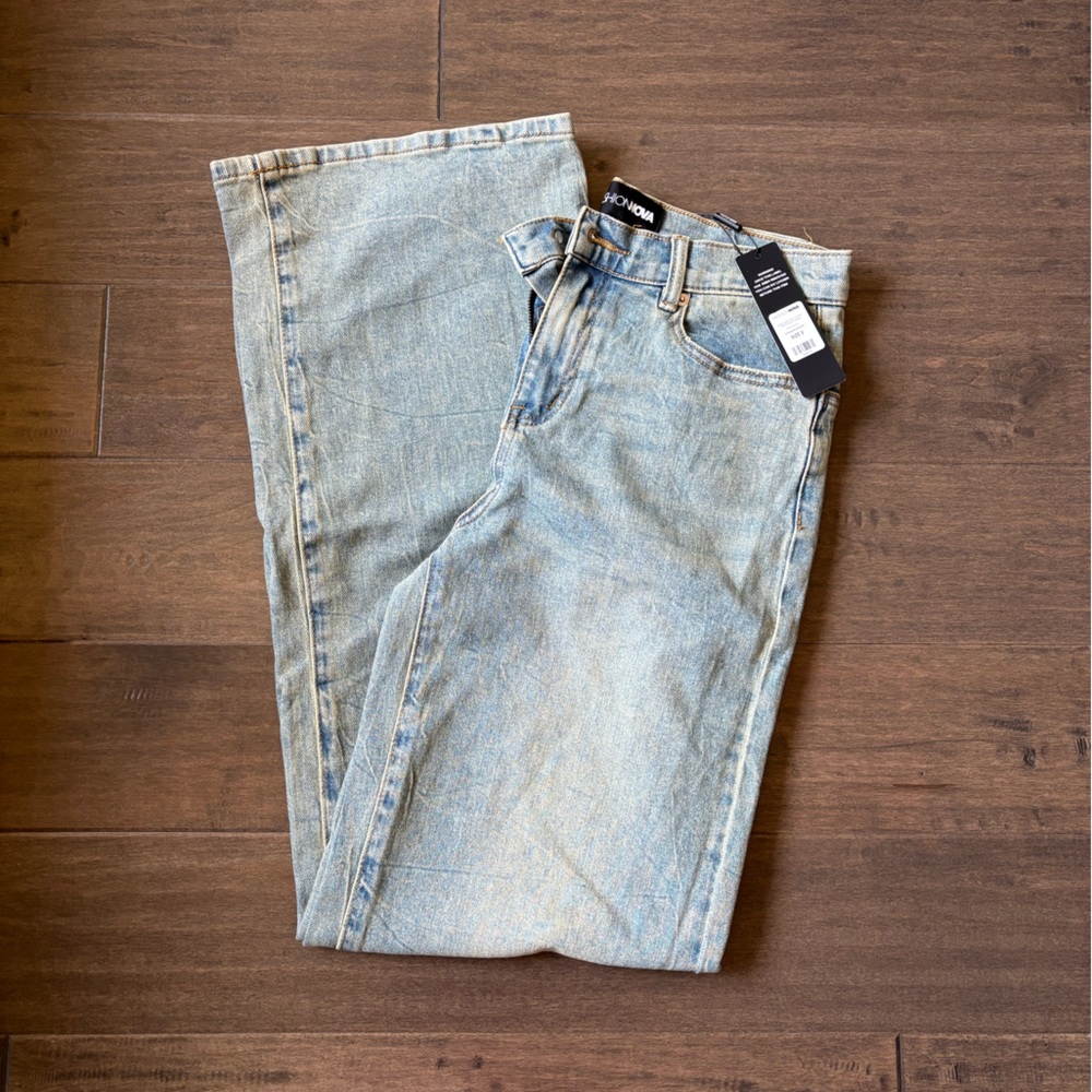 Fashion Nova Women’s Light Wash Wide Leg Jeans